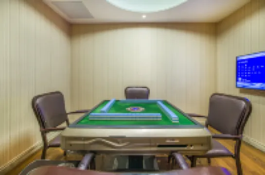 Vienna Hotel (Guigang High-speed Railway Station Central Square)