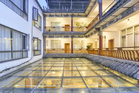 Dali Spring Four Seasons Homestay (Gucheng Nanmen Branch)