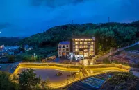 Yunfeng Juzhuju Hotels near Temple of the Queen of Heaven (Minyuan Road)