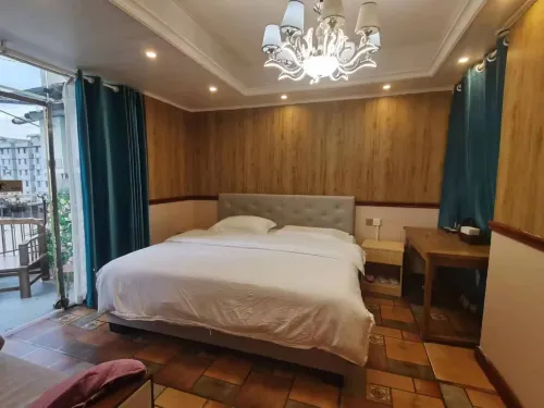 Nanjiang Hongfan Liyuan Hotel