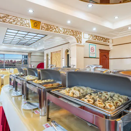 Qingdao Sifang Hotel East Building (Taidong Pedestrian Street Small Village Subway Station)