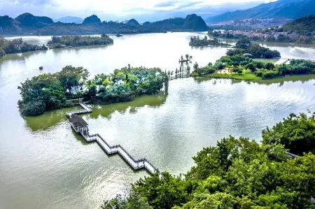 Zhaoqing · Starisland  Starisland Family Lakeview Hotel (Qixingyan East Gate Square Branch)