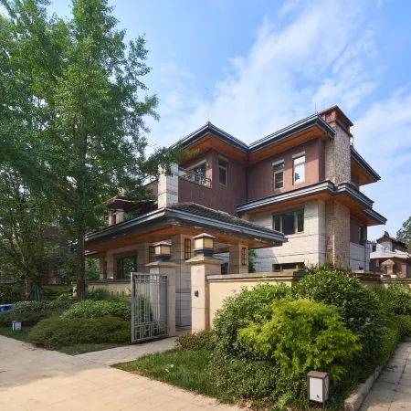 Qingchengshan Wushu Villa