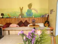 Nilv Flower Time International Youth Hostel