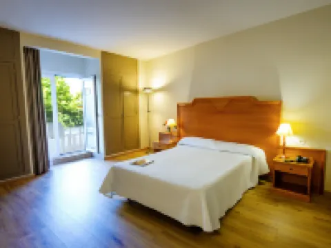 Hotel Monarque El Rodeo