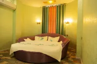 Ludian Guanhong Holiday Hotel