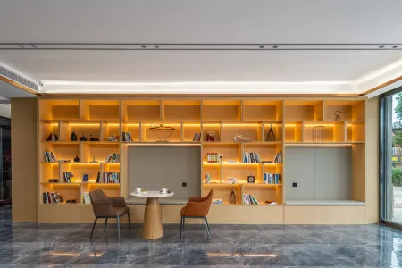 Yunman Platinum Hotel (Danyang High Speed Railway Station Zhengze Primary School) Отели в г. Даньян