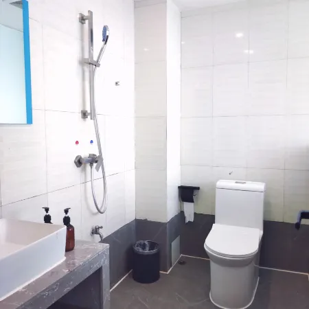 Qinzhou Seaview Bay Hotel (Qinzhou Port Plaza)