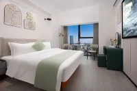 Yunxi Gaogao Jiangjing Hotel (Wuyi Square Peiyuanqiao Subway Station Store)