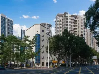 Zhuhai Daye Hong Kong-Zhuhai-Macao Hotel (Zhuhai Gongbei Port Branch) Hotels near Tongxin Park