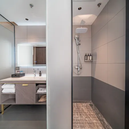 Rezen Hotel Yining Global Harbor Liuxing Street Hotels in Yining City