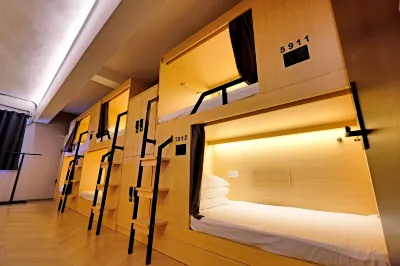 屋頂青年旅舍（鼓樓廣場清明上河圖展示館店） 酒店