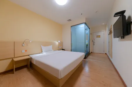 7 Days Premium Hotel (Jiangmen Xinhui Pedestrian Street Xinghui Square Store)