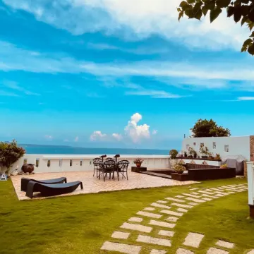 Place de L Sea View Resort Отели рядом с достопримечательностью «Пляж Байша»
