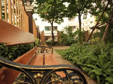 Rangsit Grand Condo Отели рядом с достопримечательностью «Bangkok University Rangsit Campus»