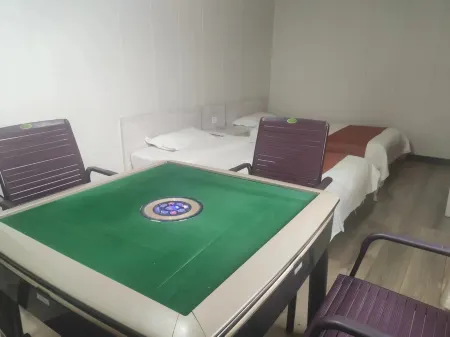 Gangnan Apartment Hotel Отели рядом с достопримечательностью «Yuncheng Finance and Economics School»