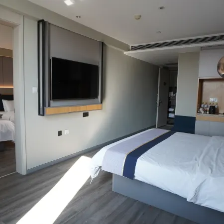 Homeinn Selected Hotel (Sishui Quanyuan Avenue Ginza Mall)