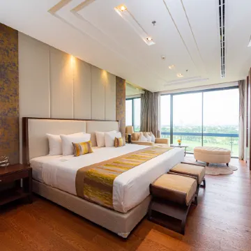 Summit Windmill Golf Suite Hotel at Suvarnabhumi