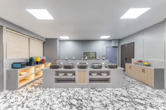 Yuan Atour Hotel (Yiwu Airport High-speed Railway Station) Отели рядом со станцией Yiwu Railway Station