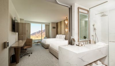 Standard Queen Room Yaamava' Resort & Casino at San Manuel Photo
