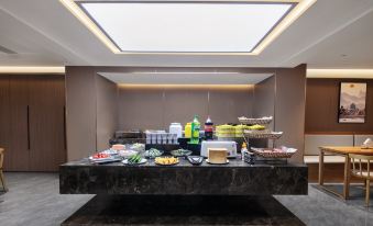 QIANNA HOTEL GLORIOUS(Weihui Branch)