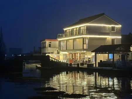 Find a Lighthouse Lake View B&B Отели рядом с достопримечательностью «Dongqian Lake Xiaoputuo»