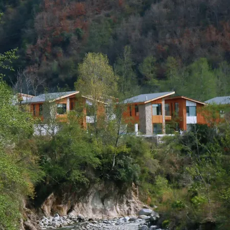 Pingwu Laohe Story Art Mountain Lodge
