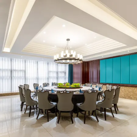 Hong Qi Qu Holiday Hotel