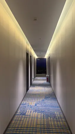 Lanjin Hotel (Fei County Jianshe Road Oriental Shopping Plaza) Отели рядом со станцией Feixianbei Railway Station