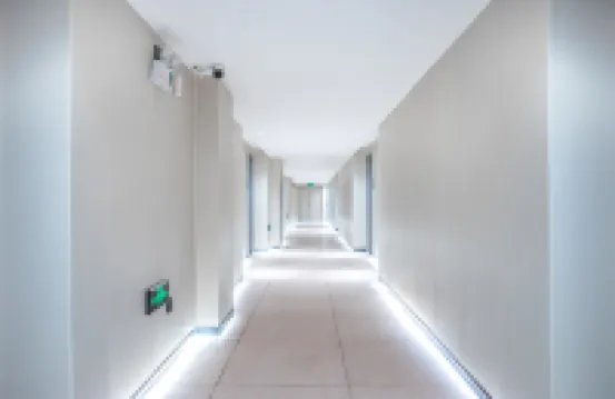 i Electronic Sports Hotel (Shanghai Hongqiao Airport Jiuting Subway Station)