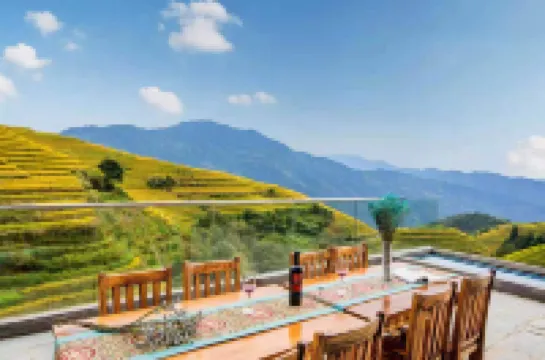 竜勝雲漫田間観景中国式旅館