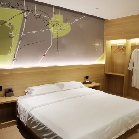 Xingzi Hotel (Maralbexi County Tuanjie West Road)