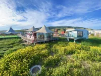Qinghai Lake Tongbao Mountain Mountaineering and Lake Viewing Featured Wild Luxury Camping Homestay - Wifi
