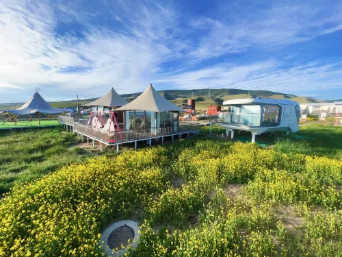 Qinghai Lake Tongbao Mountain Mountaineering and Lake Viewing Featured Wild Luxury Camping Homestay Hotels in Haiyan