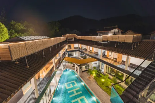 Light and wind ROOF Tangquan House (OMG Heartbeat Park Store) Hotels near Yaolin Wonderland Scenic Area