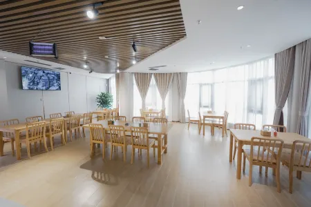 QUANCHENGHOTEL Отели рядом с достопримечательностью «Wanhe Group Daming Bus Passenger Transport Station»