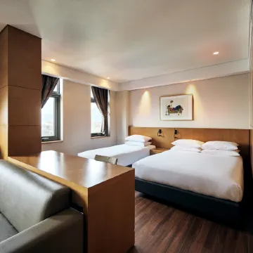 Mayplace Hotel Отели рядом с достопримечательностью «Ворота Хонхвамун»