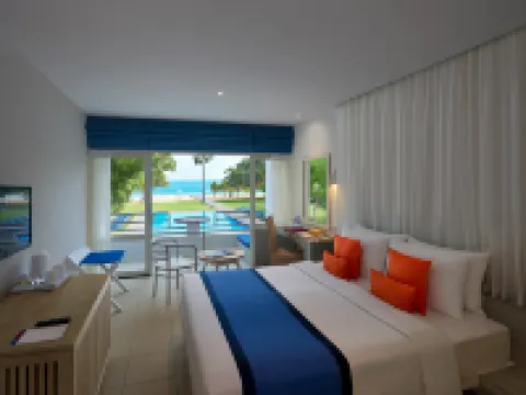 Trinco Blu by Cinnamon Hotels in Trincomalee