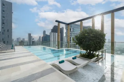 Staybridge Suites Bangkok Thonglor Các khách sạn gần Shinawatra University Bangkok Center