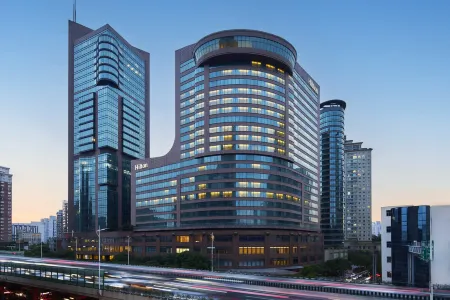 Hilton Shanghai City Center Отели рядом с достопримечательностью «Former Residence of Chen Lifu»