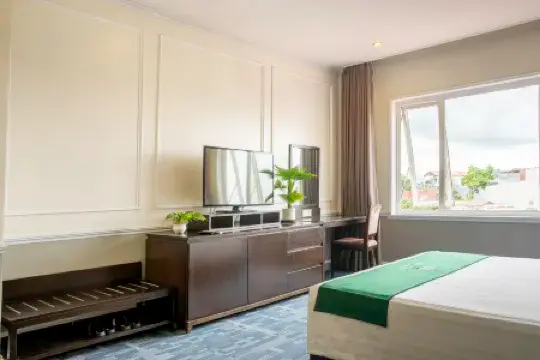 May Plaza Hotel Отели в г. Тхайнгуен