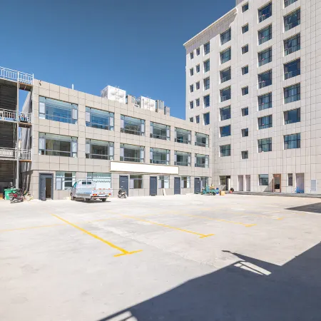 Lavande Hotel (Golmud Bayilu Underground Commercial Street Kunlun Park)
