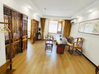 Luogong Qiuyuan Homestay (Luoyi Ancient City Lijingmen Cross Street)