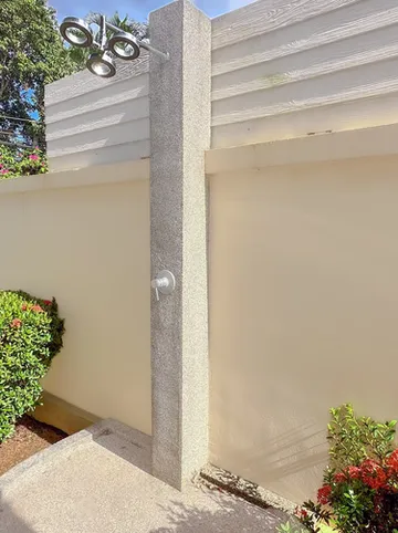 รูปภาพของการ์เดนบังกะโล 4 ห้องนอนพร้อมสระว่ายน้ำส่วนตัว