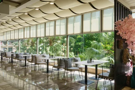 Rezen Kingtown Hotel (Chongqing Ranjiaba) Отели рядом с достопримечательностью «Southwest University of Political Science & Law (Zhuangzhi Road)»