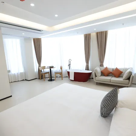 Yuejia Yasu Hotel (Fuding Dingrong Plaza)