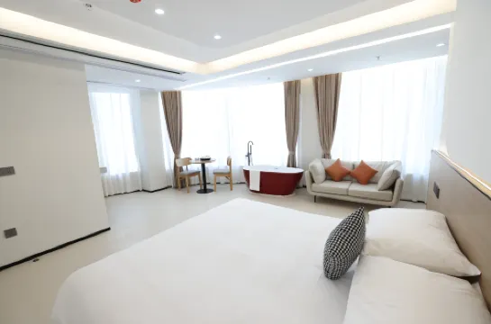 Yuejia Yasu Hotel (Fuding Dingrong Plaza)