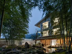 Flower Building Luxury and Freedom, One Flavor Tea Manor Homestay