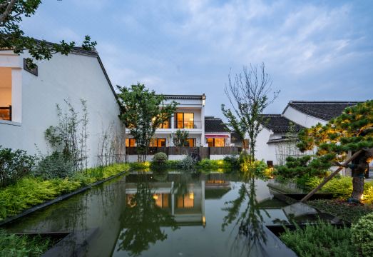 博雅花海休闲庄园外景图