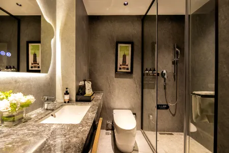 Chonpines Hotel (Jiangmen Heshan Square)